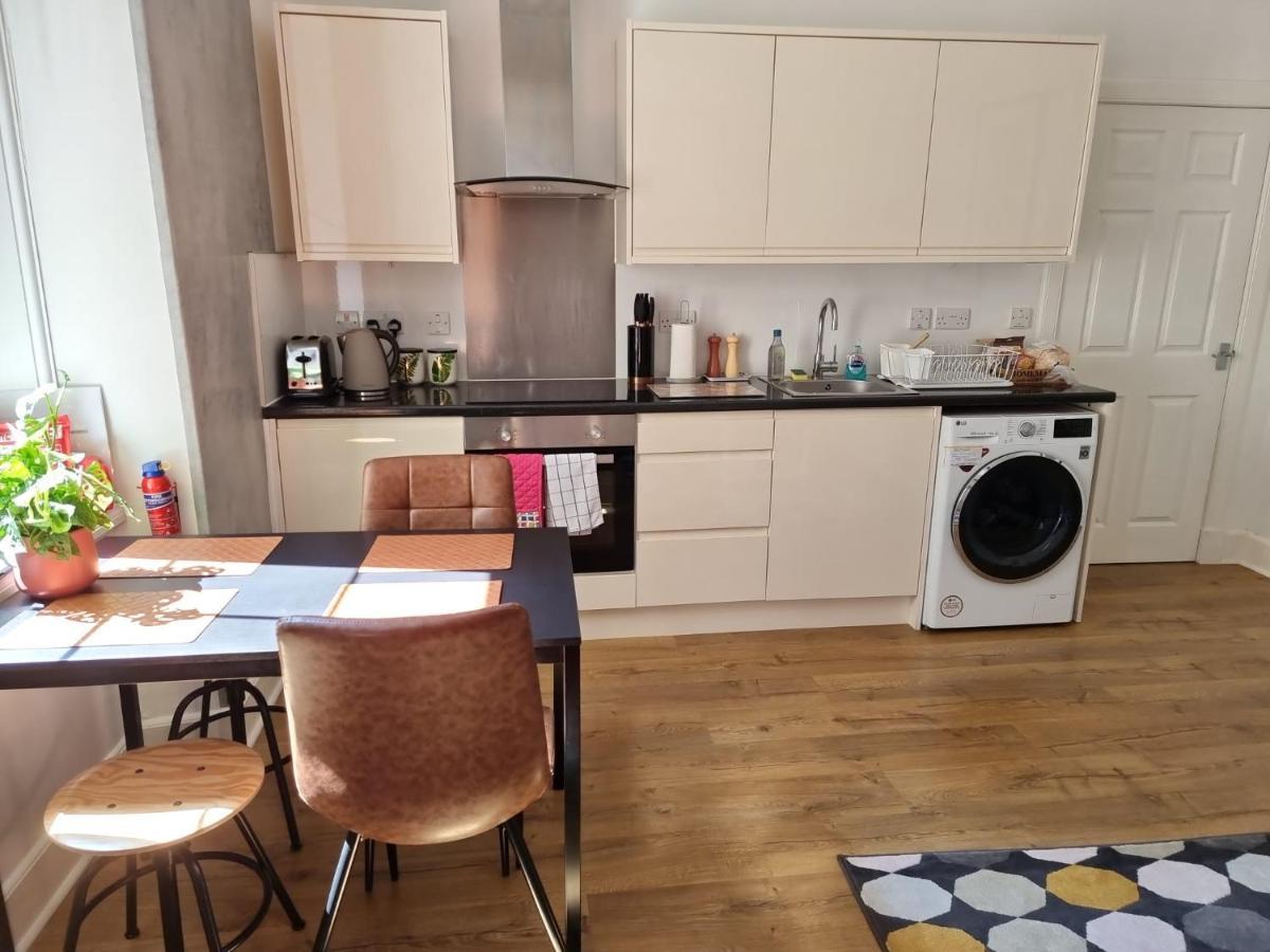 Charming Victorian Apartment, Close To Centre Appartement *