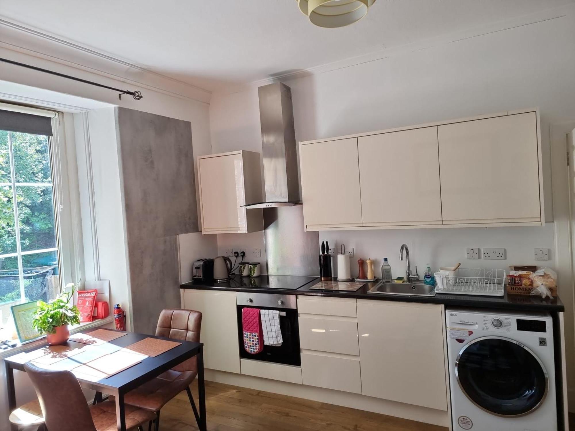 Charming Victorian Apartment, Close To Centre Appartement *